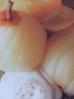Una foto de Peras a la crema de canela