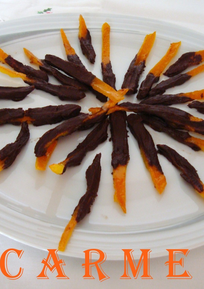Una foto de Piel de naranja acaramelada con chocolate