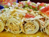 Tacos de pollo con salsa de atún