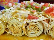 Una foto de pollo yogur lima