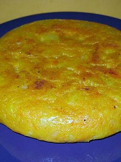 Una foto de Tortilla de patatas vegana (sin huevo)