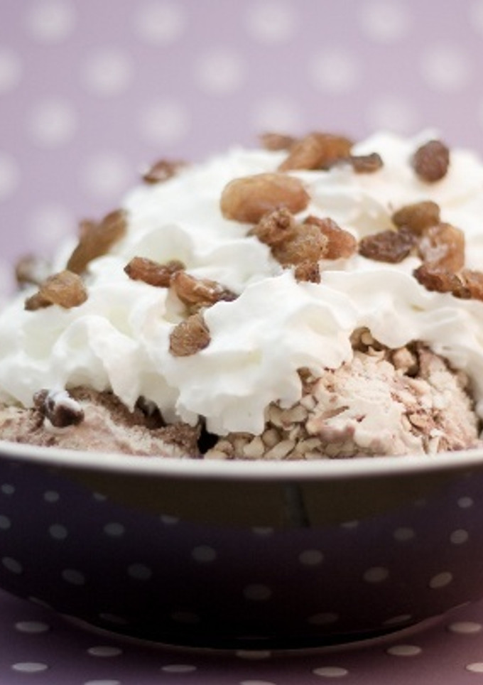 Una foto de Helado de naranja con pepitas de chocolate