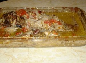 Una foto de Khorma de cordero con tomate
