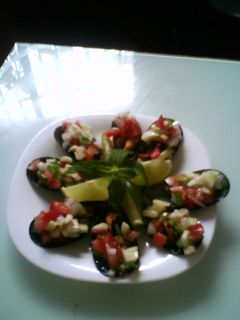 Una foto de Mejillones con pipirrana