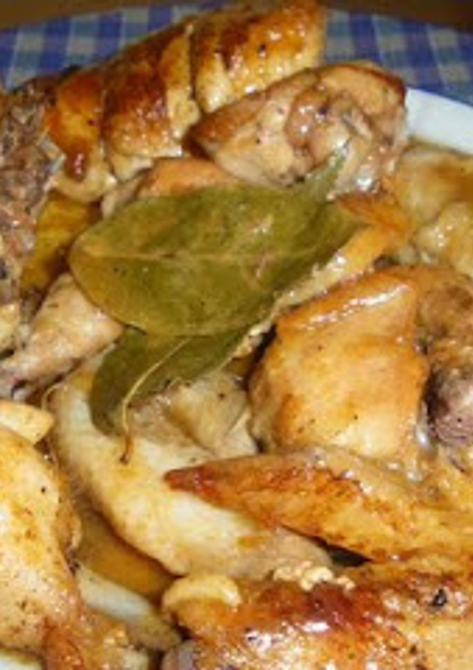 Una foto de Pollo al ajillo
