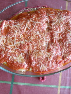 Una foto de Canelones rellenos de espinacas y pechugas de pavo