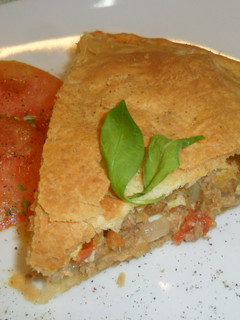 Una foto de Empanada de atún con masa casera