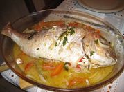 Una foto de pargo asado al horno