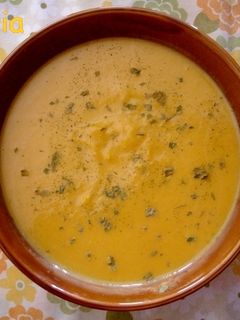 Una foto de Crema fría de calabaza con jengibre