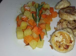 Una foto de Filete de chillo relleno de jamón al vapor con vegetales salteados
