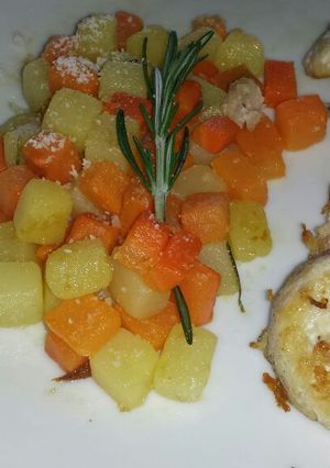 Una foto de Filete de chillo relleno de jamón al vapor con vegetales salteados