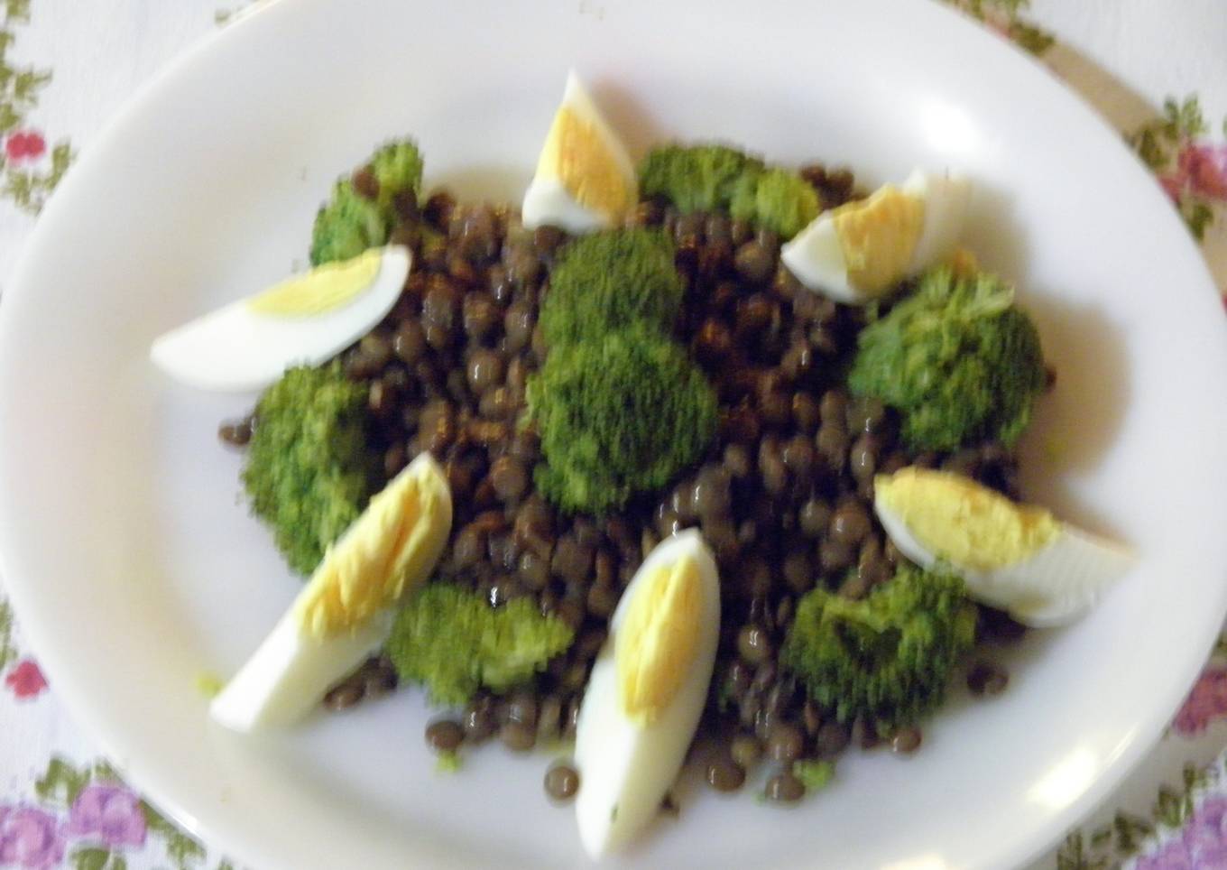Ensalada de lentejas y brócoli