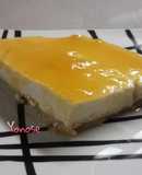 Tarta nata-queso con mermelada