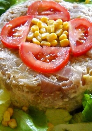 Una foto de Pastel de puerros y gambas