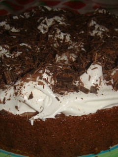 Una foto de Torta mousse de chocolate merengada
