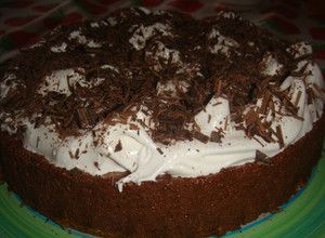 Una foto de Torta mousse de chocolate merengada