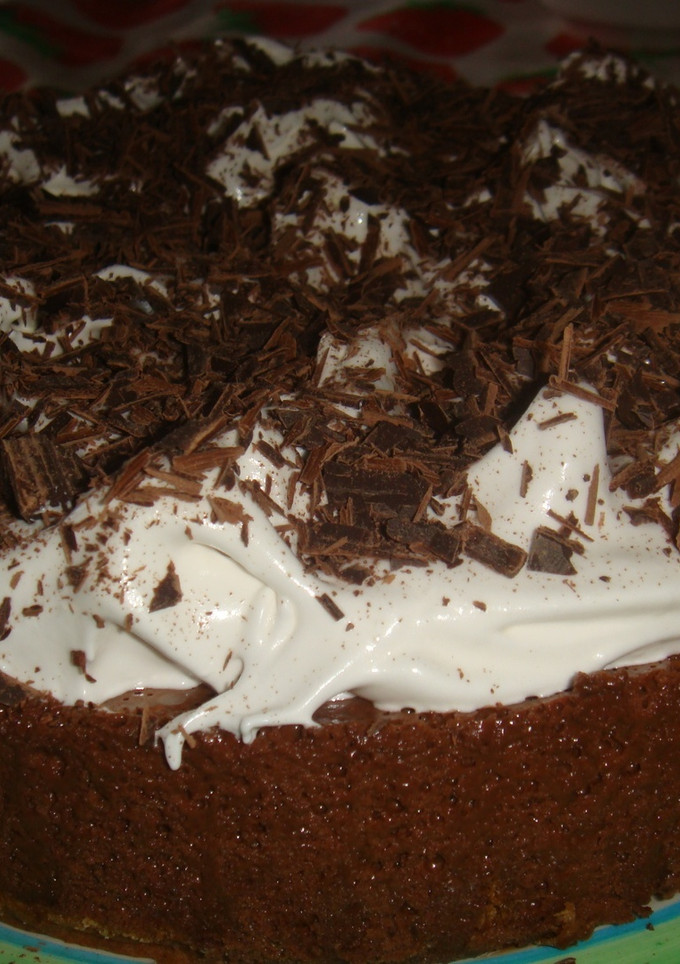 Una foto de Torta mousse de chocolate merengada