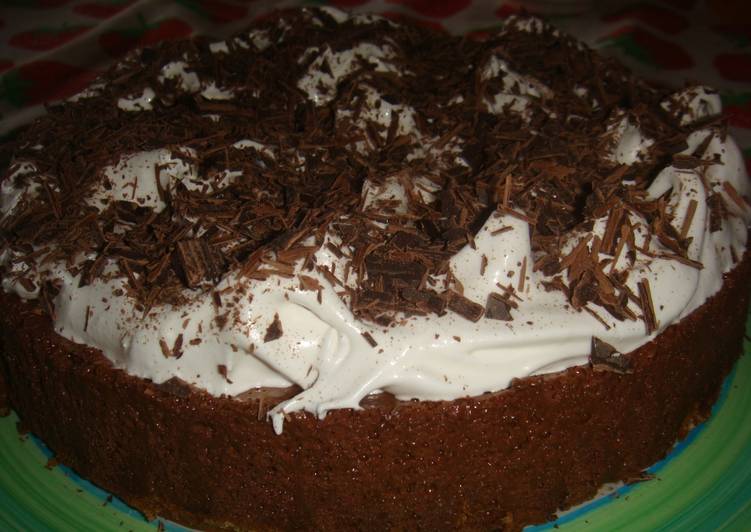 Torta mousse de chocolate merengada
