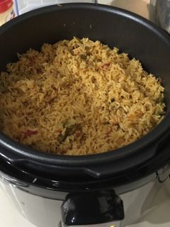 Una foto de Moro de guandules secos con coco en olla rápida