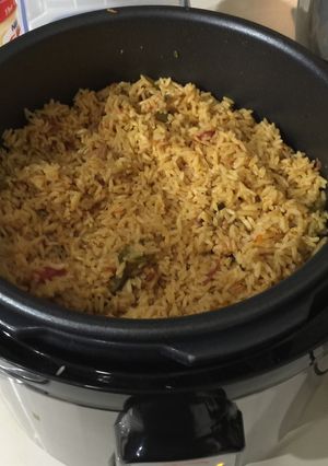 Una foto de Moro de guandules secos con coco en olla rápida
