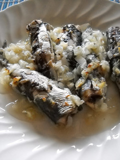 Una foto de Sardinas encebolladas al horno