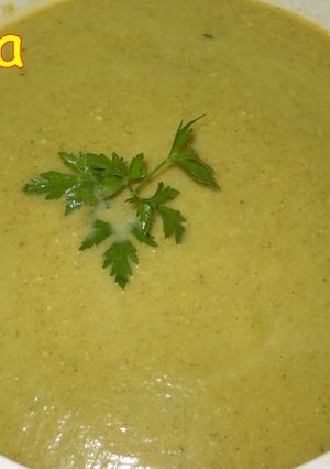 Una foto de Crema fría de calabacín y requesón
