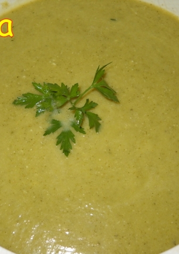 Una foto de Crema fría de calabacín y requesón