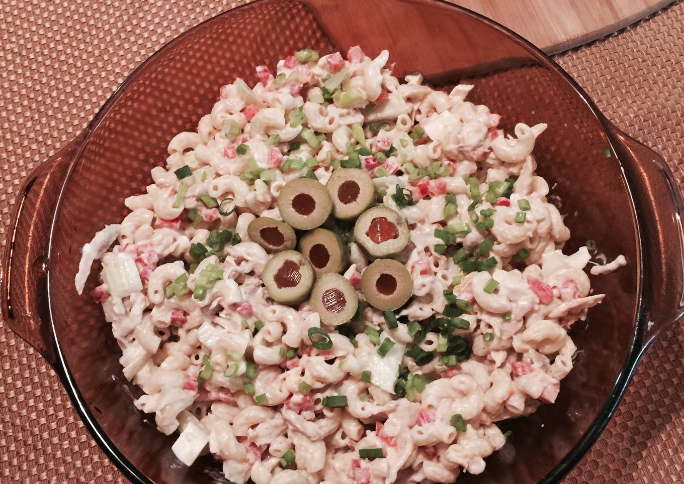 Ensalada de pasta y pollo asado estilo "Deli"