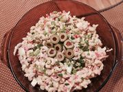 Una foto de ensalada de fideos coditos
