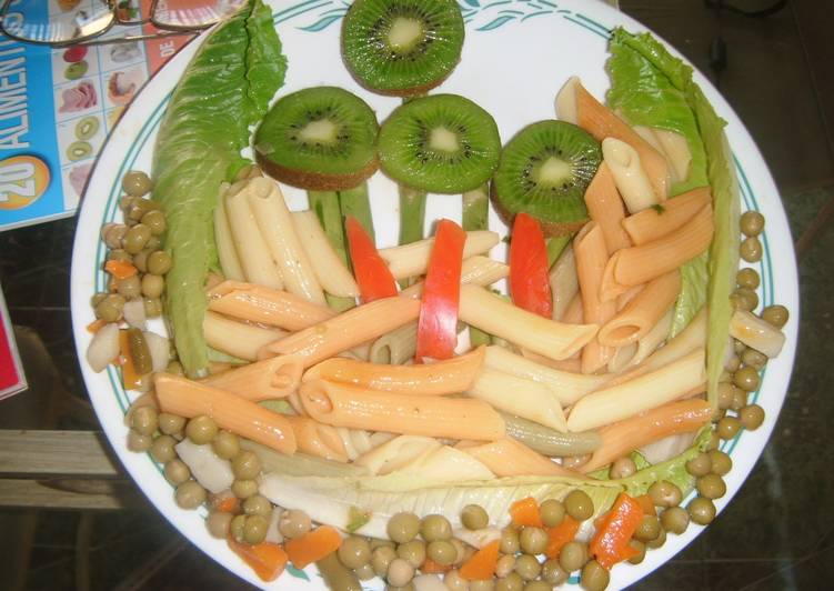 Macarrones de colores con kiwi