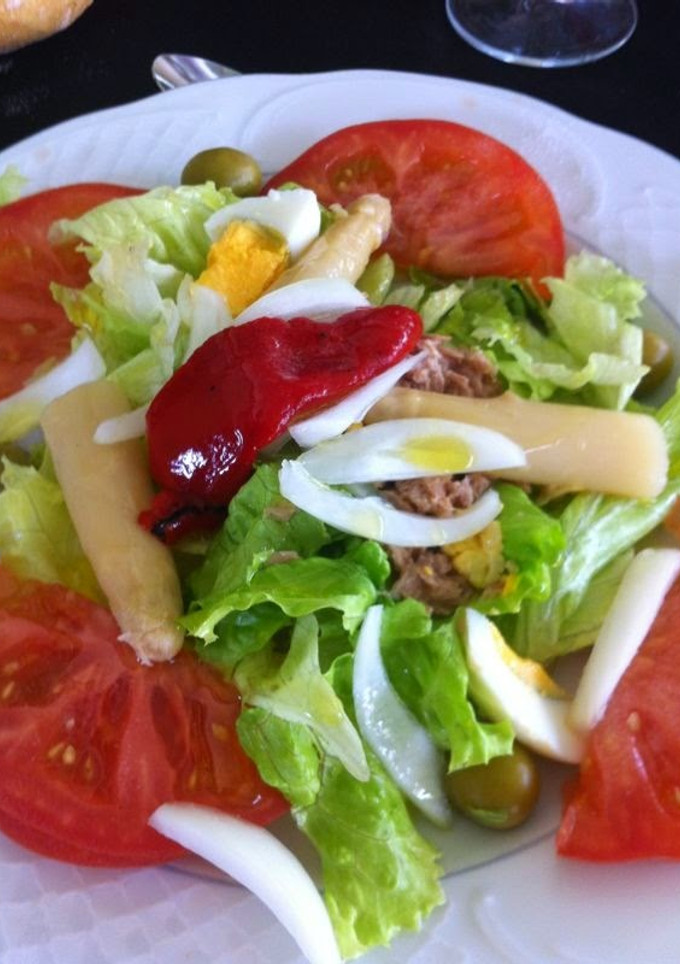 Una foto de Ensalada veraniega con lechuga