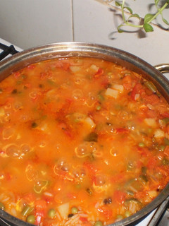 Una foto de Arroz a la primavera con macedonia de verduras