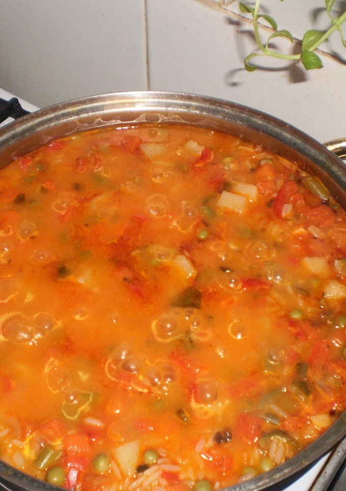 Una foto de Arroz a la primavera con macedonia de verduras