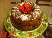 Una foto de pan dulce con uva pasa