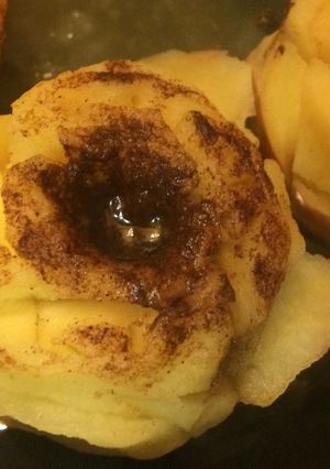 Una foto de Manzanas asadas con licor Monastique