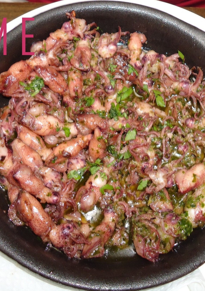 Una foto de Chipirones al ajo y perejil