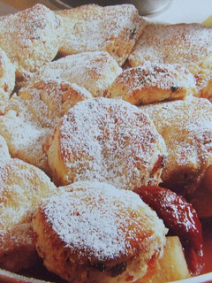 Una foto de Pastel de frutas con tortitas (Cobbler)