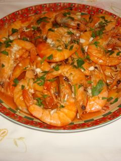 Una foto de Gambas salpimentadas al vino blanco.