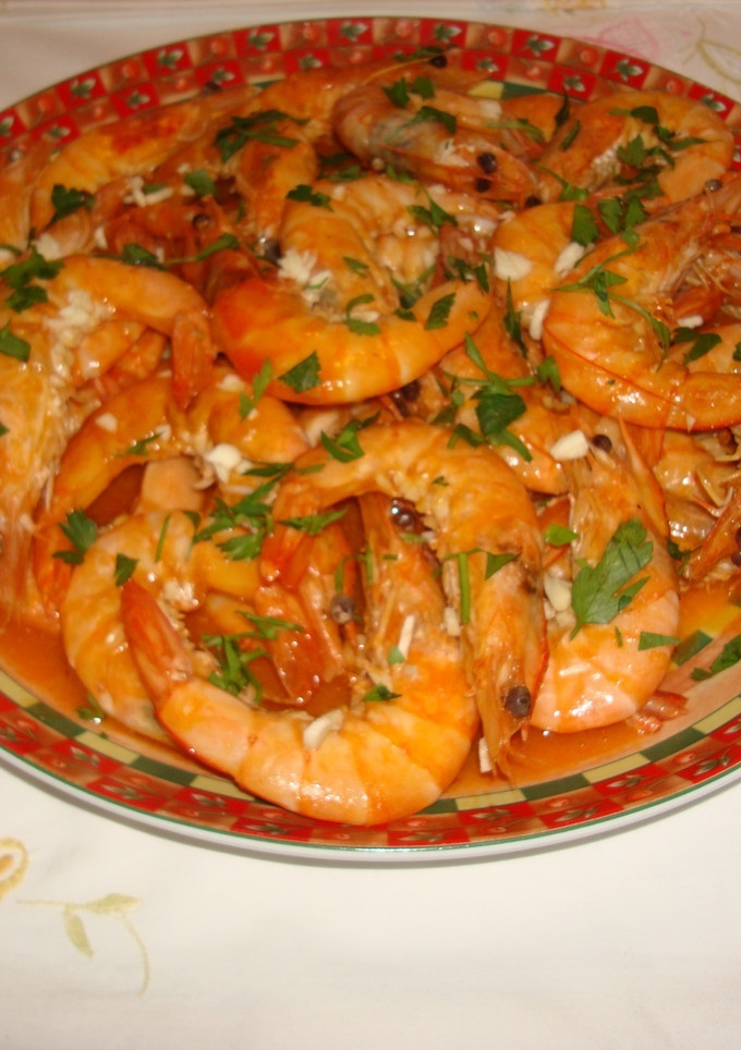 Una foto de Gambas salpimentadas al vino blanco.
