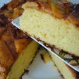 Bizcocho de kefir y manzanas caramelizadas