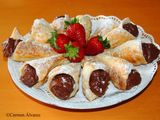 Cuernos de crema de chocolate