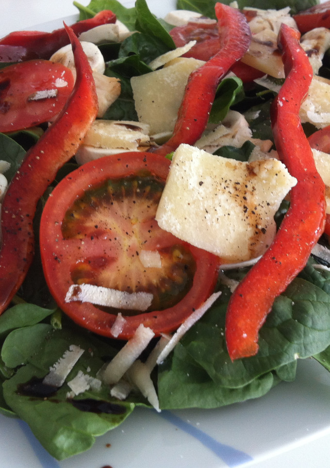 Una foto de Ensalada de espinacas