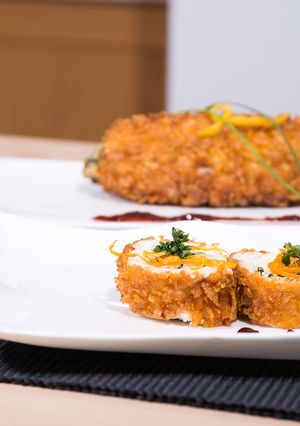 Una foto de Rolls rellenos con espinacas, piñones y queso feta