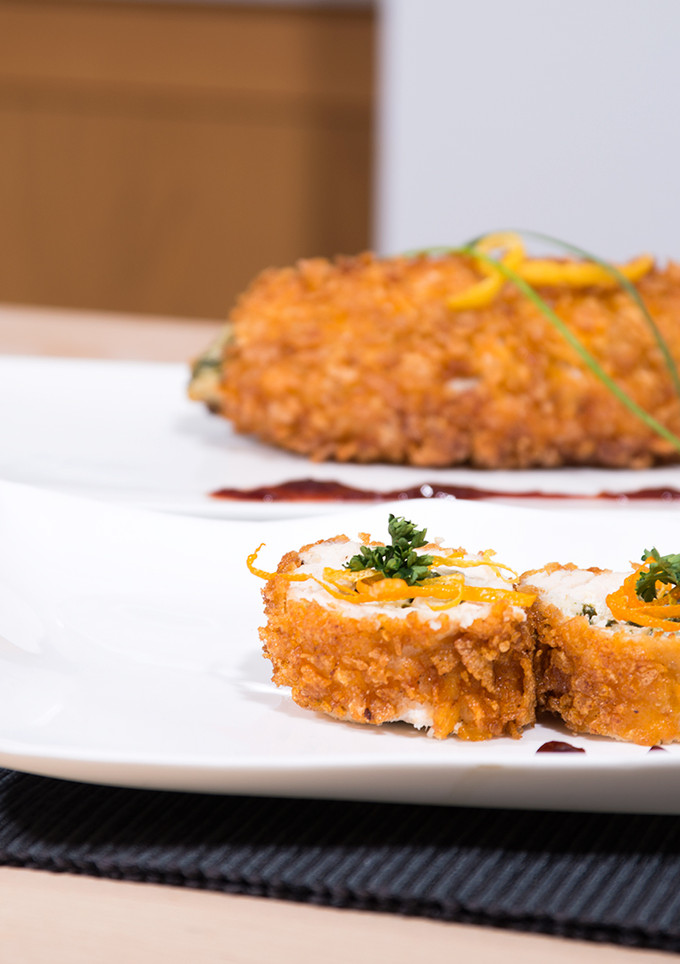 Una foto de Rolls rellenos con espinacas, piñones y queso feta