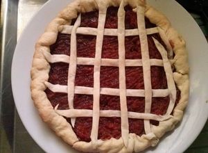 Una foto de Pasta frola de dulce de membrillo casera