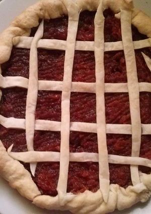 Una foto de Pasta frola de dulce de membrillo casera