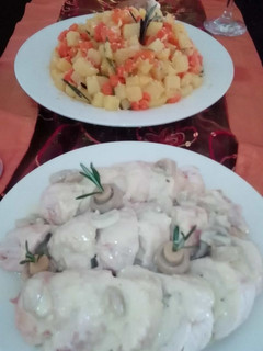 Una foto de Pechugas en salsa de hongos