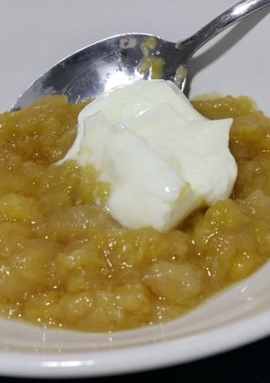 Una foto de Compota de manzana con jengibre y limón