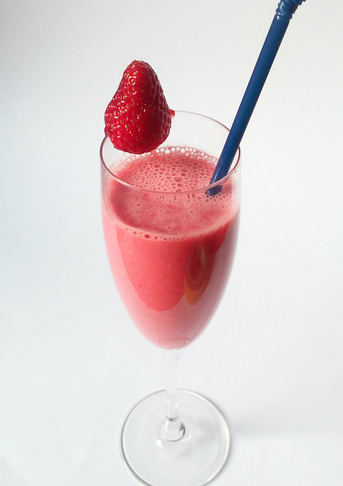 Una foto de Batido de fresas con yogurt