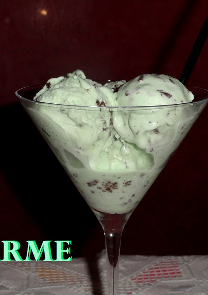 Una foto de Helado de chocolate con menta